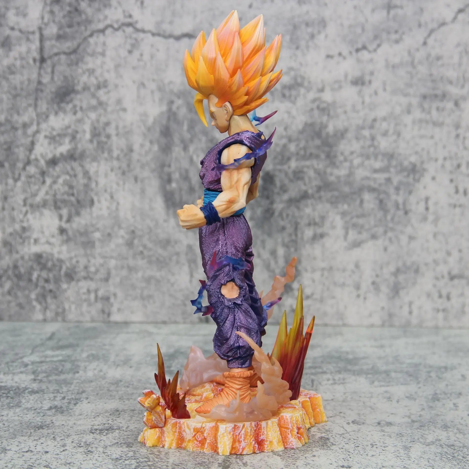 Figura Gohan Dragon Ball Z Super Saiyajin